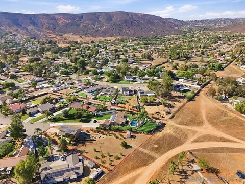 View/Area - 23638 Barrego Way, Ramona, CA 92065 photo 9 of 13