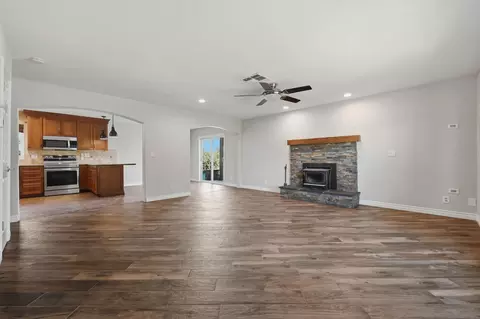 Living - 23638 Barrego Way, Ramona, CA 92065 photo 2 of 7