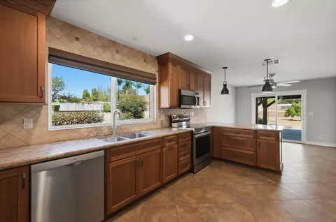 Kitchen - 23638 Barrego Way, Ramona, CA 92065 photo 3 of 4