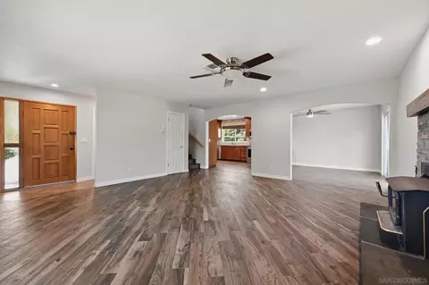 Living - 23638 Barrego Way, Ramona, CA 92065 photo 3 of 7