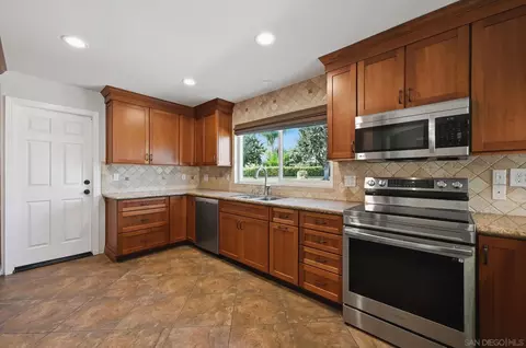 Kitchen - 23638 Barrego Way, Ramona, CA 92065 photo 4 of 4