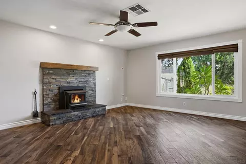 Living - 23638 Barrego Way, Ramona, CA 92065 photo 4 of 7