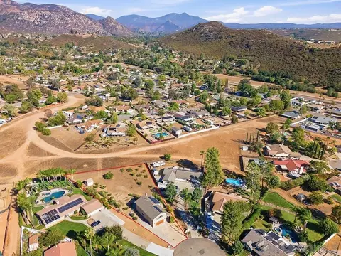 View/Area - 23638 Barrego Way, Ramona, CA 92065 photo 11 of 13