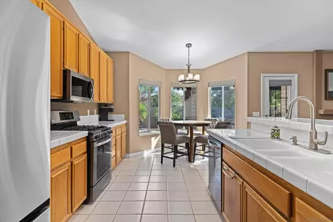 Kitchen - 12693 Shayann Ln, Lakeside, CA 92040 photo 3 of 4