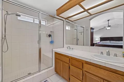 Bath - 12693 Shayann Ln, Lakeside, CA 92040 photo 3 of 4