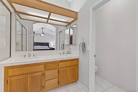 Bath - 12693 Shayann Ln, Lakeside, CA 92040 photo 2 of 4