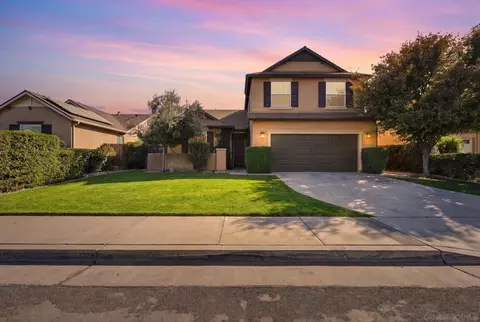 1119 W Muir Way, Hanford, CA 93230