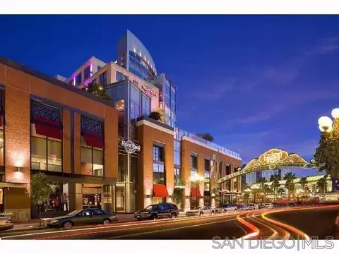 207 5th Ave #701, San Diego, CA 92101