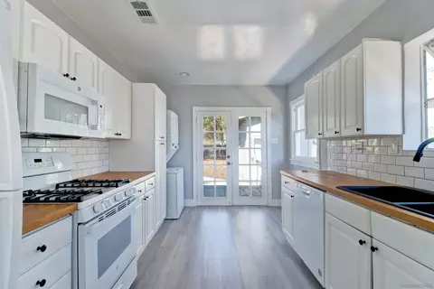 Kitchen - 4199 Sunnyside Dr, Riverside, CA 92506 photo 1 of 5