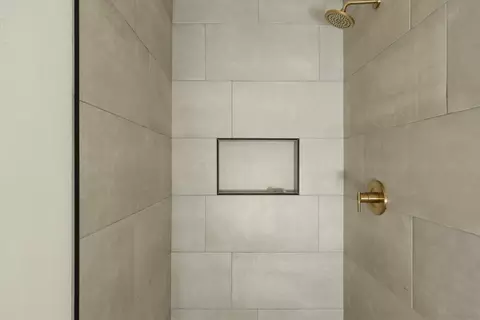 Bath - 4421 68th, La Mesa, CA 91942 photo 6 of 7