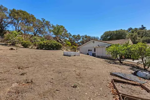 Exterior - 3950 Hellers Bnd, Fallbrook, CA 92028 photo 8 of 16