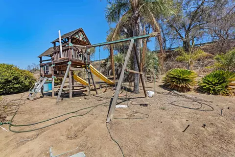 Exterior - 3950 Hellers Bnd, Fallbrook, CA 92028 photo 7 of 16