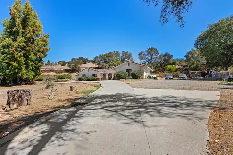 Exterior - 3950 Hellers Bnd, Fallbrook, CA 92028 photo 15 of 16