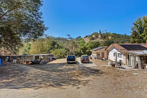 Exterior - 3950 Hellers Bnd, Fallbrook, CA 92028 photo 13 of 16