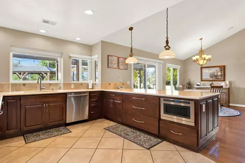 Kitchen - 12654 Acacia Ter, Poway, CA 92064 photo 6 of 6