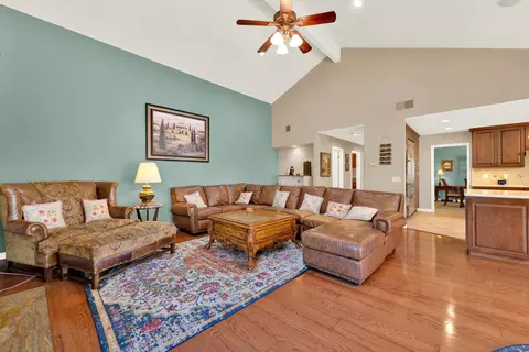 Living - 12654 Acacia Ter, Poway, CA 92064 photo 6 of 6