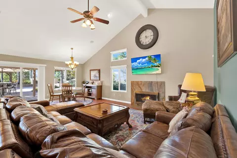 Living - 12654 Acacia Ter, Poway, CA 92064 photo 4 of 6