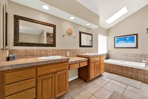 Bath - 12654 Acacia Ter, Poway, CA 92064 photo 1 of 3