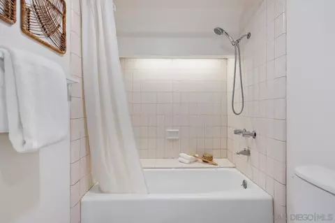 Bath - 6585 Caminito Scioto, La Jolla, CA 92037 photo 4 of 6