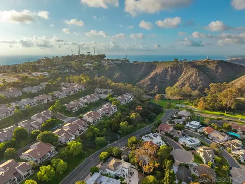 View/Area - 6585 Caminito Scioto, La Jolla, CA 92037 photo 8 of 9