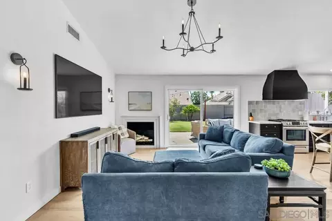 Living - 10929 Anja Way, Lakeside, CA 92040 photo 2 of 3