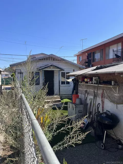 2062-64 Irving St, San Diego, CA 92113