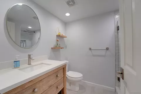 Bath - Undisclosed, Carlsbad, CA 92011 photo 1 of 2