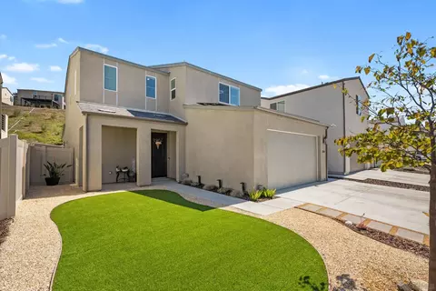 Exterior - 35241 Valencia Pt, Fallbrook, CA 92028 photo 5 of 16