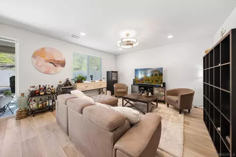 Living - 35241 Valencia Pt, Fallbrook, CA 92028 photo 1 of 2