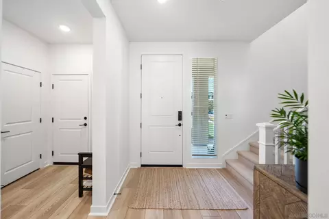 Entry Way - 35241 Valencia Pt, Fallbrook, CA 92028 photo 3 of 8