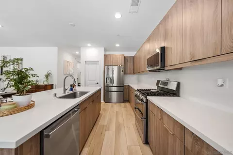 Kitchen - 35241 Valencia Pt, Fallbrook, CA 92028 photo 4 of 4