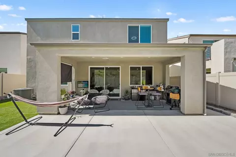 Exterior - 35241 Valencia Pt, Fallbrook, CA 92028 photo 11 of 16