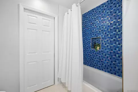 Bath - 1409 Santa Rosa, Oceanside, CA 92058 photo 5 of 5