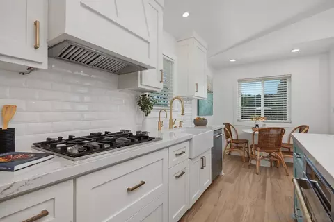 Kitchen - 754 Snapdragon St, Encinitas, CA 92024 photo 4 of 5