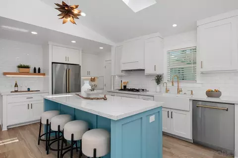 Kitchen - 754 Snapdragon St, Encinitas, CA 92024 photo 2 of 5