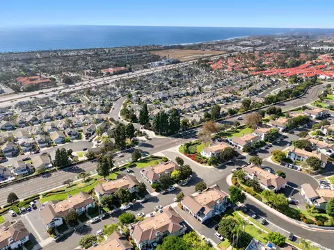 View/Area - 6905 Carnation Dr, Carlsbad, CA 92011 photo 2 of 12