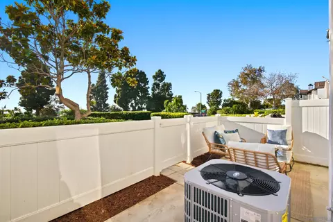 Exterior - 6905 Carnation Dr, Carlsbad, CA 92011 photo 2 of 6