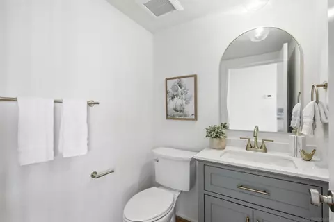 Bath - 6905 Carnation Dr, Carlsbad, CA 92011 photo 1 of 2
