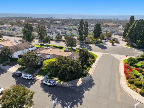 View/Area - 6905 Carnation Dr, Carlsbad, CA 92011 photo 10 of 12
