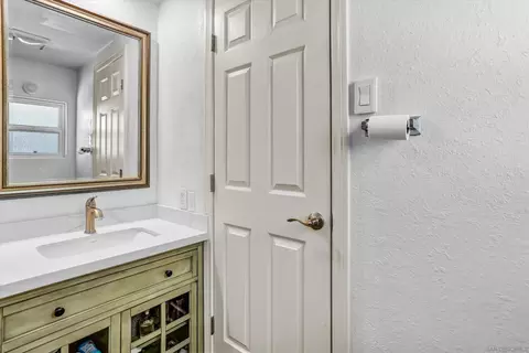 Bath - 1815 Sweetwater Rd #121, Spring Valley, CA 91977 photo 4 of 4