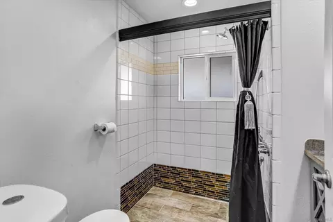 Bath - 1815 Sweetwater Rd #121, Spring Valley, CA 91977 photo 2 of 4
