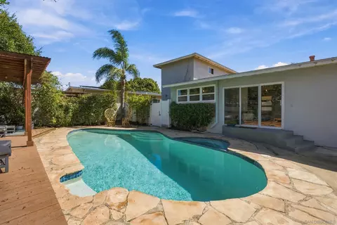 Exterior - 302 Calla Ave, Imperial Beach, CA 91932 photo 5 of 9