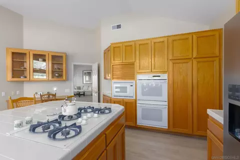 Kitchen - 1202 Calle Sonia, Fallbrook, CA 92028 photo 5 of 5