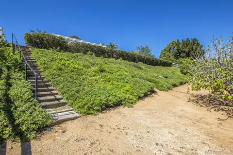 Exterior - 1202 Calle Sonia, Fallbrook, CA 92028 photo 10 of 18
