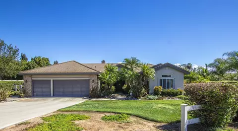Exterior - 1202 Calle Sonia, Fallbrook, CA 92028 photo 3 of 18