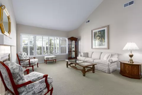 Living - 1202 Calle Sonia, Fallbrook, CA 92028 photo 4 of 5