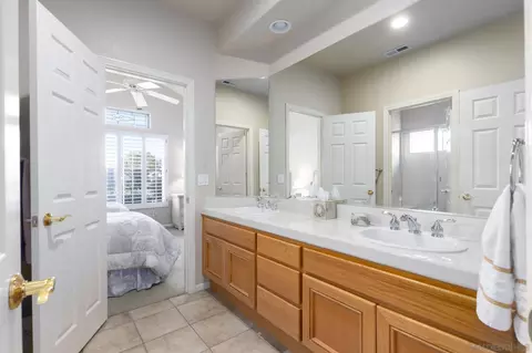 Bath - 1202 Calle Sonia, Fallbrook, CA 92028 photo 2 of 5