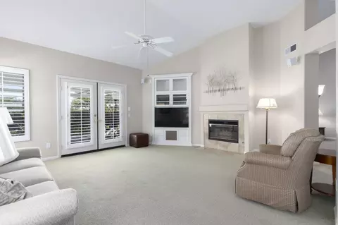 Living - 1202 Calle Sonia, Fallbrook, CA 92028 photo 1 of 5