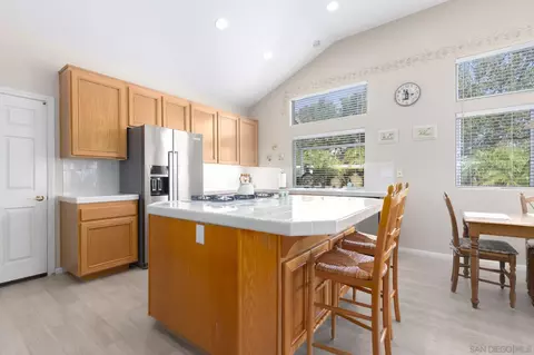 Kitchen - 1202 Calle Sonia, Fallbrook, CA 92028 photo 3 of 5