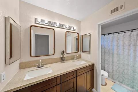Bath - 10003 Vallata Ct, Spring Valley, CA 91977 photo 3 of 4